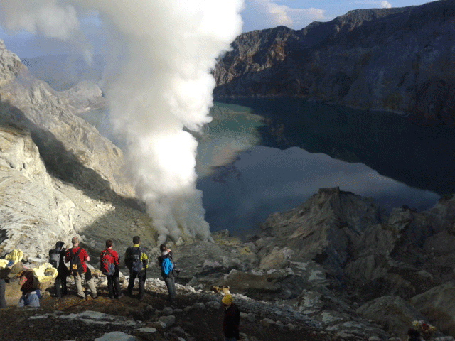 Ijen Crater Tour - Ijen Tour, Mount Kawah Ijen Volcano Tour Indonesia