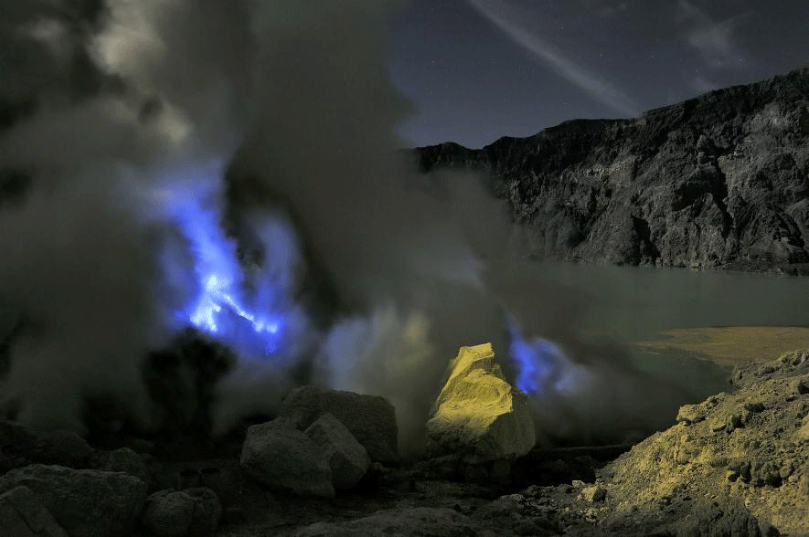 kawah Ijen Volcano Blue Lava - Bromo Ijen Tumpak Sewu Waterfall