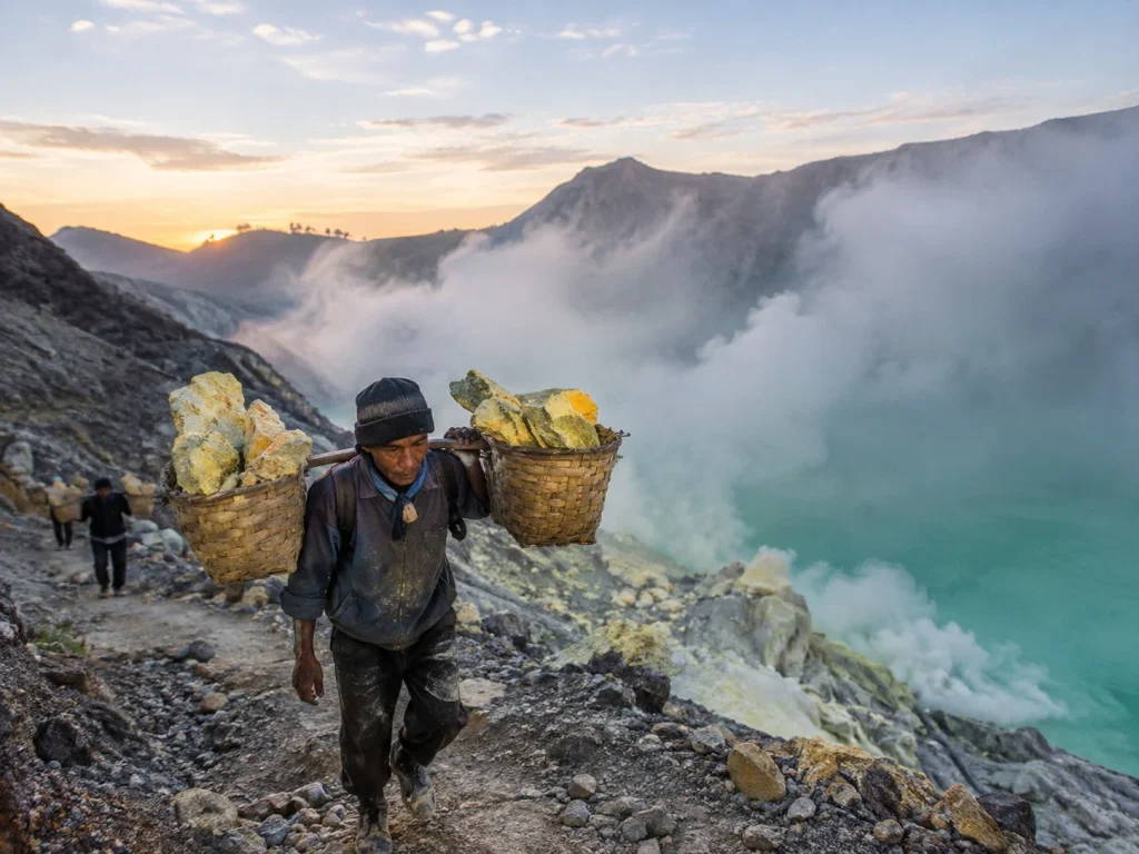 Ijen Sulfur Mining Carrying the Sulfur – Mount Ijen East Java