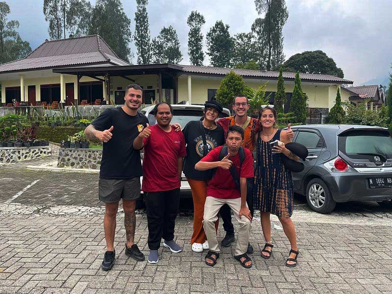 BROMO IJEN TOUR PACKAGES Bromo Ijen Tour Driver Indonesia - BROMO IJEN TOUR PACKAGES