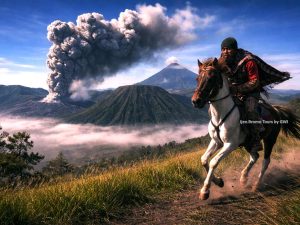 Read more about the article Bromo Ijen Tumpak Sewu Tour From Surabaya to Bali